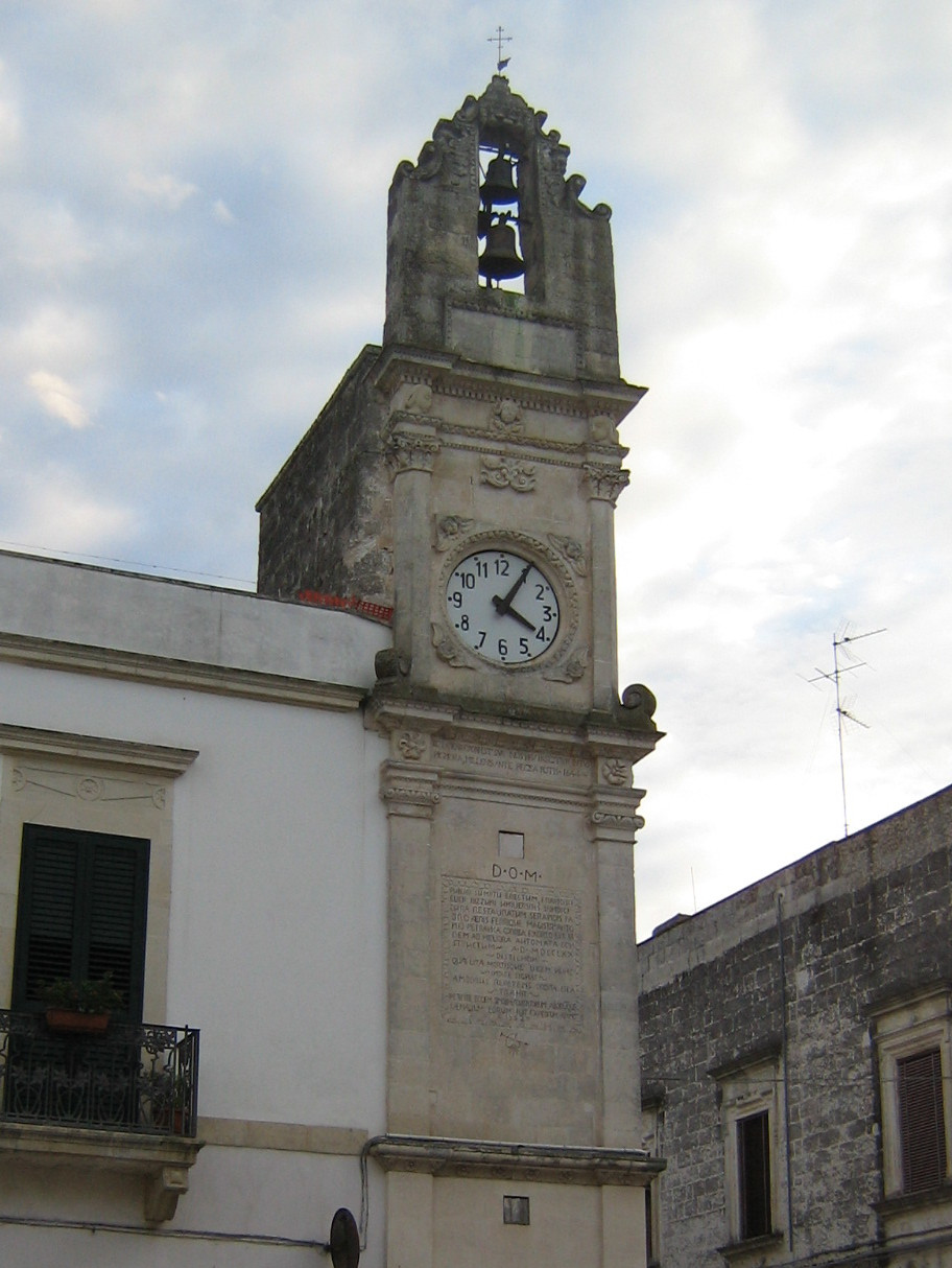 foto orologio piazza san Nicola